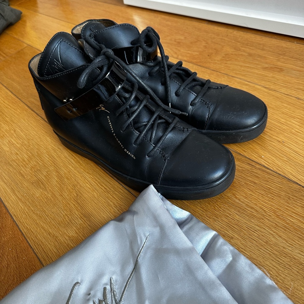 Men's Black High-Top Sneakers
